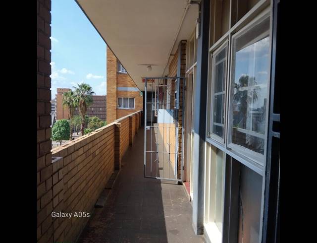 2 BEDROOM APARTMENT FOR SALE IN SUNNYSIDE